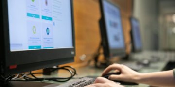 Nuo šiol vilniečiai prašymus tuoktis jau gali pateikti ir nuotoliniu būdu