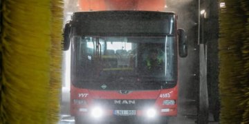 Vilnius kviečia judėti atsakingai – ką karantino metu svarbu žinoti viešojo transporto keleiviams?