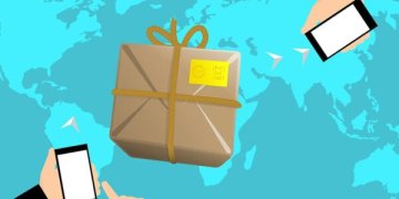 Keičiasi LP EXPRESS kurjerių siuntos įteikimas