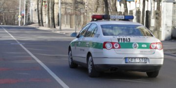 Šią savaitę – policijos reidai, skirti naudojimui mobiliaisiais telefonais vairuojant