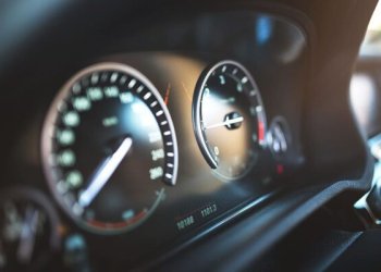 Kokios nuo sausio taikomos išimtys automobilių registracijos mokesčiui