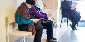 Vilniuje plečiama senjorų vakcinacija ir profilaktinių COVID-19 tyrimų galimybės