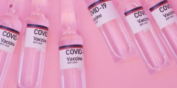 Lietuva ketina įsigyti COVID-19 vakcinų iš dar dviejų gamintojų