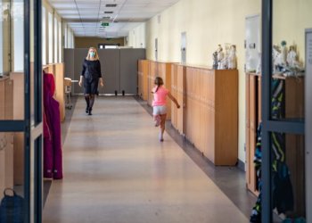 Vilniuje kontaktiniam ugdymui duris ateinančią savaitę atvers dar trys mokyklos