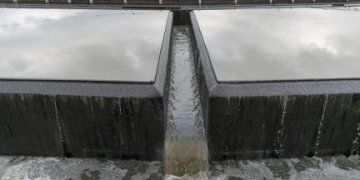 „Vilniaus vandenys“: plastiko minkštikliai nuotekose – grėsmingai auganti problema, pramonei būtini griežtesni įpareigojimai