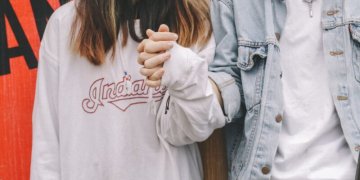 Kylančios paauglių hormonų audros: ką verta žinoti