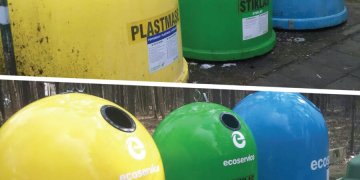 Sostinėje įsibėgėja sezoninis švarinimasis: bus išplauti apie 4200 konteinerių