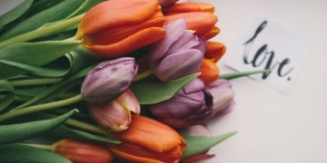 Švenčiame motinos dieną: 10 idėjų, kaip nustebinti mylimą mamą