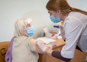 Senjorų  diena su vakcina – Vilnius kviečia skiepytis rekordiniu iki šiol „Pfizer” vakcinų kiekiu