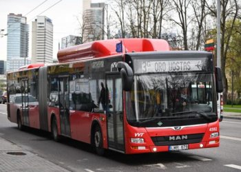 Vilniečiai grįžta į viešąjį transportą – autobusai važiuos dažniau, patogesni tvarkaraščiai mokykloms