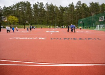 Trakų Vokėje atveriamas atnaujintas gimnazijos stadionas