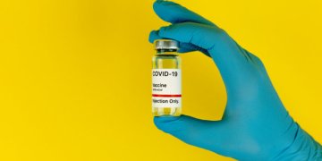 JAV žiniasklaida: kodėl nereikėtų praleisti antros COVID-19 vakcinos dozės