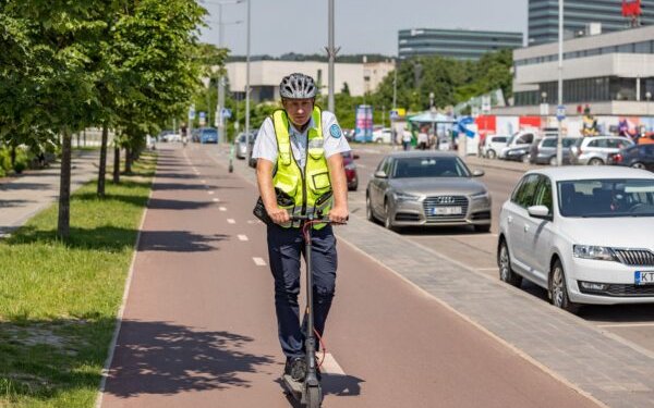 Parkavimo kontrolieriai_ant paspirtuku (1)