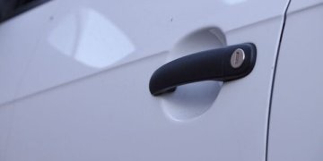 Trakų rajono savivaldybė leidžia tarnybiniu transportu važinėtis asmeniniais tikslais – VTEK nurodė nedelsiant tai nutraukti