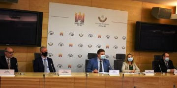 „Tautodailės tradicijos ir šiandienos iššūkiai“ dalyviai.