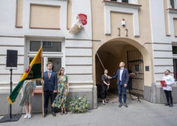 Vilniuje pagerbta visuomenės veikėja ir pasaulio tautų teisuolė S. Ladigienė