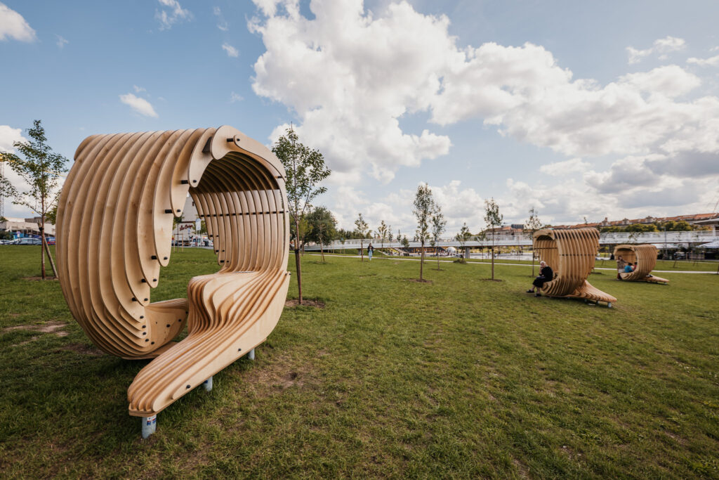 mobilioos darbo vietos prie Baltojo tilto