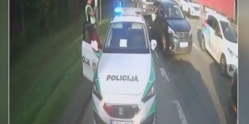 policija