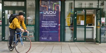 Diena be automobilio