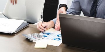 Parengti siūlymai, kaip užkirsti kelią mobingui darbe