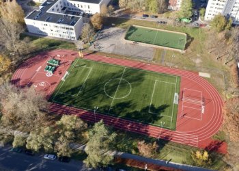 Vilnius atveria jau 18 modernizuotą stadioną – šįkart atsinaujino Karoliniškės