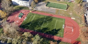 Vilnius atveria jau 18 modernizuotą stadioną – šįkart atsinaujino Karoliniškės