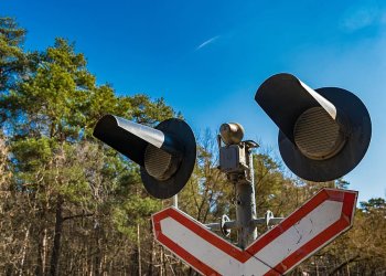 Dėl automobilių viaduko per geležinkelį statybų greta Rudaminos, keisis autobusų maršrutai