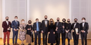 699-ojo Vilniaus gimtadienio vakarą išdalytos Šv. Kristoforo statulėlės