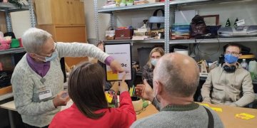 Žirmūnuose atidaroma dalijimosi daiktais stotelė „DĖK’ui“