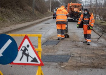 Kaip Vilniuje tvarkomos žiemą gatvėse atsiradusios duobės ir ką daryti jas pastebėjus