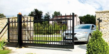 Automatiniai vartai, ką reikia žinoti prieš įsirengiant?