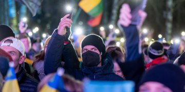 Kovo 11-ąją Vilnius kviečia įžiebti žiburius vienybės akcijoje su Ukraina „Laisvė šviečia“