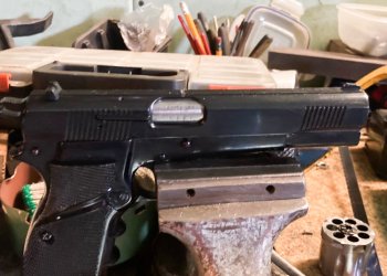 Suduotas netikėtas smūgis neteisėtai ginklų prekybai (video)