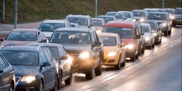 Kelių eismo taisyklių pakeitimai: nuo birželio 1 d. šalies gatvėse atsiras dvi skirtingos maršrutiniam transportui skirtos eismo juostos