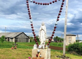 Grikieniuose pašventinta Švč. Mergelės Marijos statula