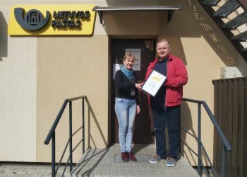 AB „Lietuvos paštas“ už vietinių kelių priežiūrą padėkos raštus skyrė Vilniaus rajono seniūnams