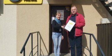 AB „Lietuvos paštas“ už vietinių kelių priežiūrą padėkos raštus skyrė Vilniaus rajono seniūnams
