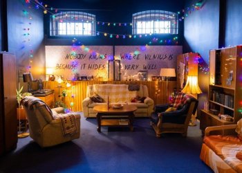 Vilniuje – unikali galimybė „Stranger Things“ gerbėjams: viešnagė kalėjimo kameroje ir žymieji vafliai