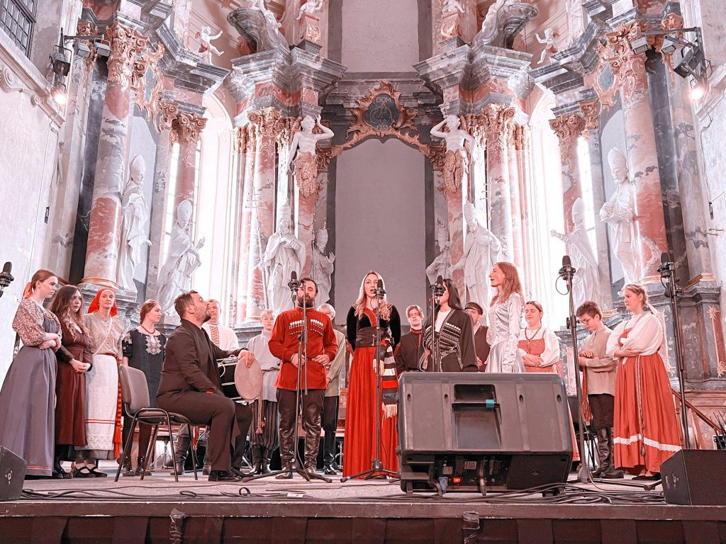 „Tradicijų paveldėtojai“