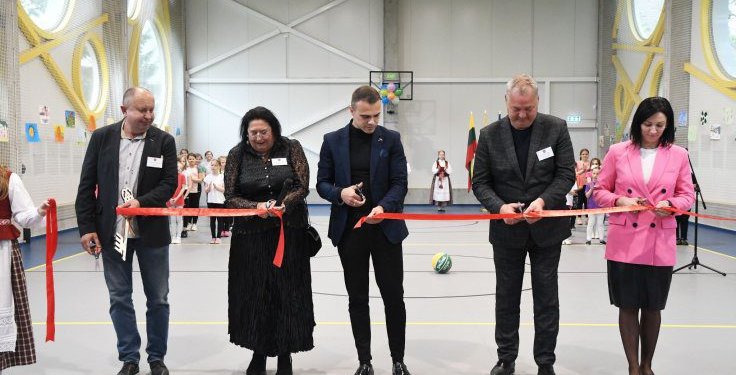 Lentvario pradinė mokykla atidarė išskirtinę sporto salę