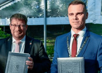 Andrius Šatevičius(dešinėje) ir Vokietijos miesto Šionebeko meras Bert Knoblauch