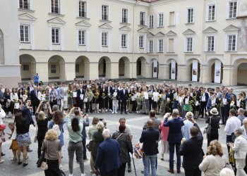 Vilnius pasveikino du ir daugiau 100-tukų surinkusius abiturientus