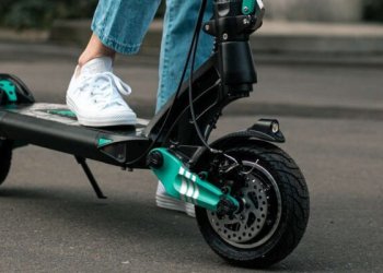 Elektriniai paspirtukai: kodėl jie dega ir kaip išvengti tokių gaisrų