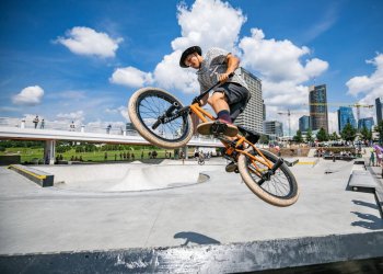 Ieškoma vietų dviračių ir paspirtukų saugykloms šalia vilniečių namų