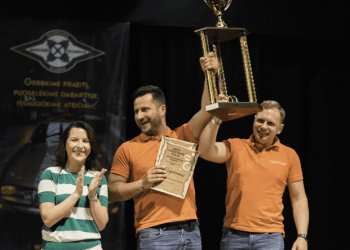 Senovinių automobilių ralio dalyviai rungėsi dėl rajono savivaldybės mero taurės