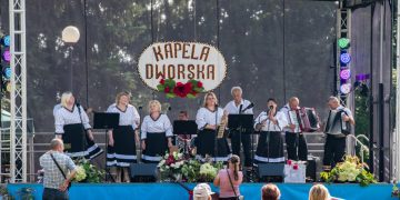 Maišiagaloje praūžė tradicinė amatų mugė ir „Kapela Dworska“ koncertas