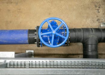 Vilniečiai vangiai jungiasi prie centralizuotų vandentiekio ir nuotekų tinklų: specialistai ragina nedelsti