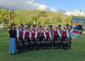 Liaudiškų šokių grupė „Lendvarė“