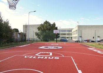 Keturios Vilniaus mokyklos mokslo metus pradeda su atnaujintais aikštynais