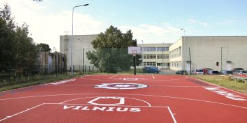 Keturios Vilniaus mokyklos mokslo metus pradeda su atnaujintais aikštynais